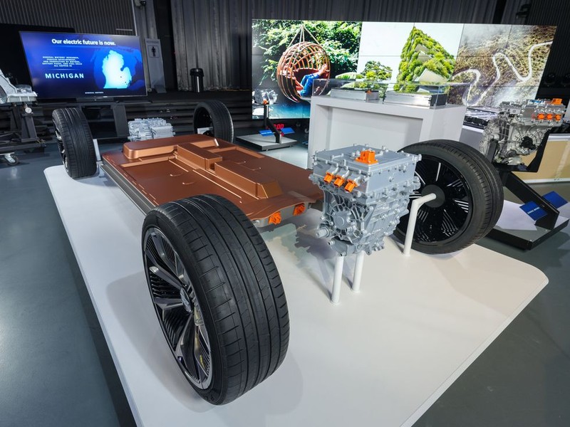 GM công bố loại pin mới có tầm hoạt động gấp 2 lần của Tesla - ảnh 1