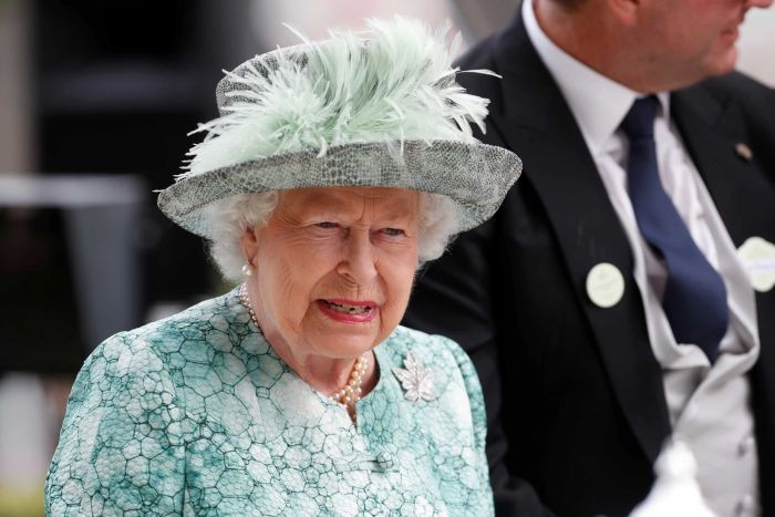Kết quả hình ảnh cho Queen sends prayers to 'stoic and determined' Australian farmers facing tough drought