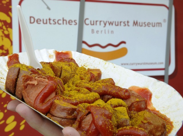 Currywurst - món ăn Đức mang đậm chất Anh - ảnh 2