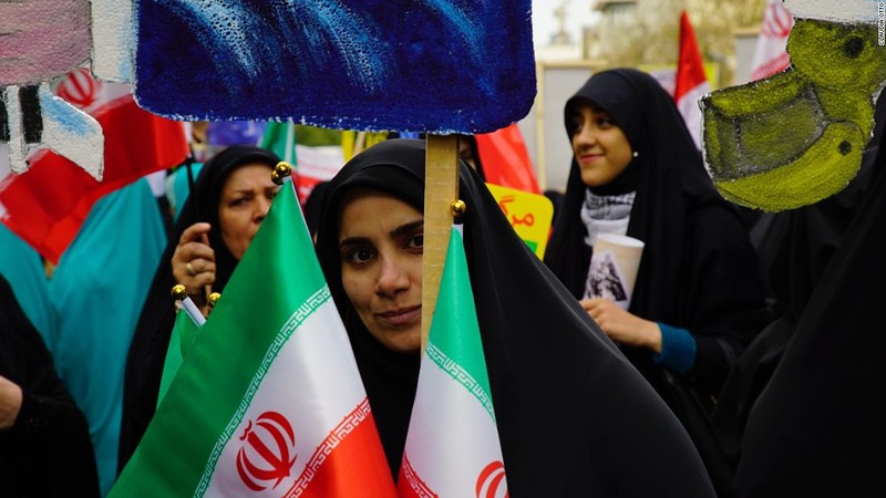 The anti-American protest participants are considered to be from the government's hardline base.