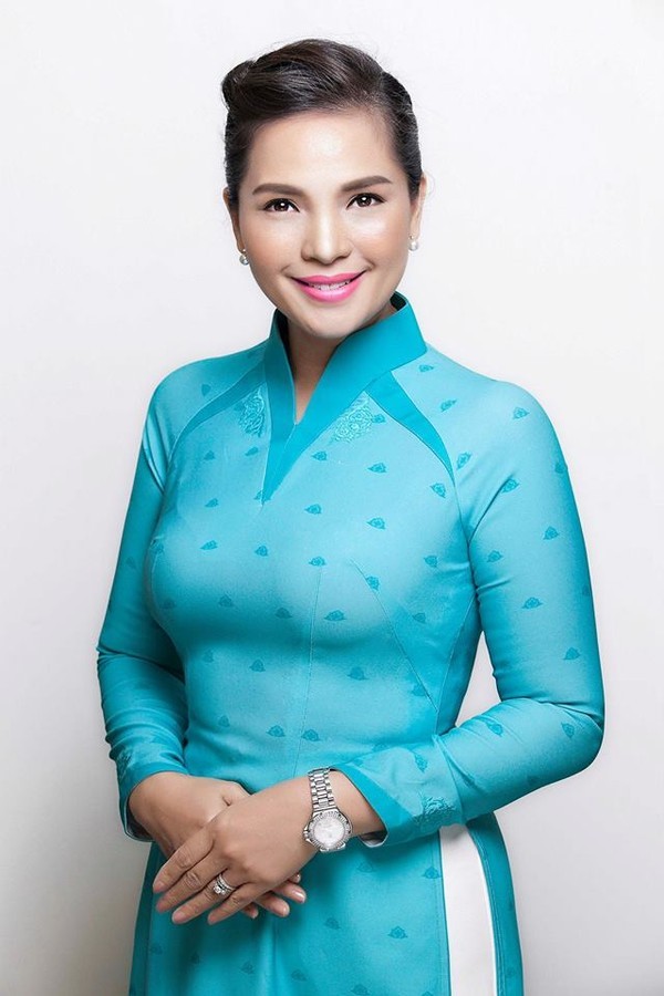 Ntk Minh Hạnh Len Tiếng Khi Mẫu Ao Dai Vietnam Airlines Bị Che Dữ Dội