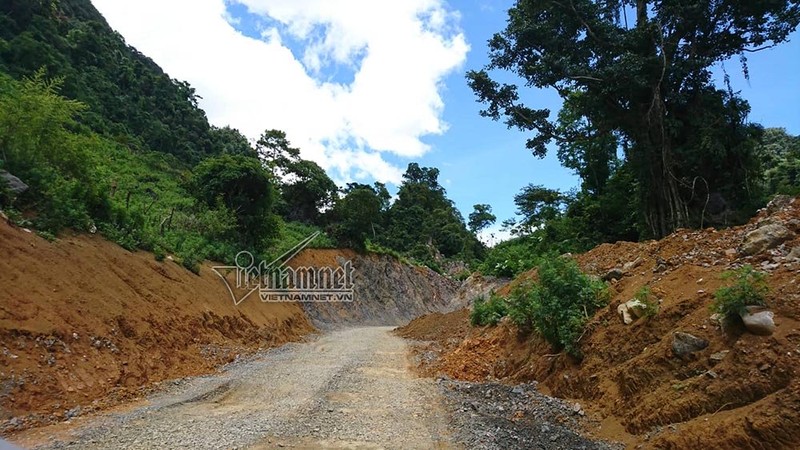 Lạnh gáy cung đường độc đạo xuyên 'lãnh địa ma túy' Tà Dê - ảnh 8