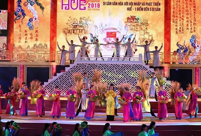 Festival Huế 2018 với chủ đề "Di sản văn hóa với hội nhập và phát triển, Huế - 1 điểm đến 5 di sản" khai mạc vào tối nay, 27/4