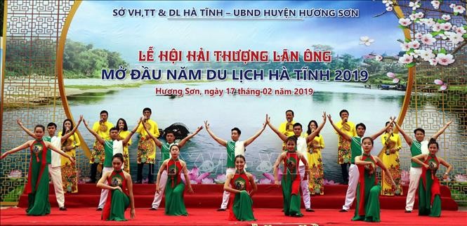 Chương trình khai mạc lễ hội. Ảnh: Công Tường/TTXVN