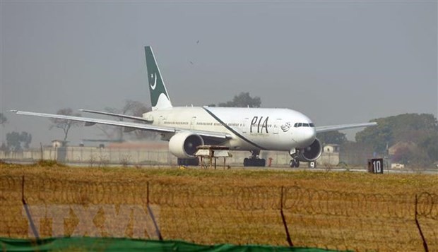 Máy bay của hãng hàng không quốc tế Pakistan (PIA) tại sân bay ở Islamabad, Pakistan. (Ảnh: AFP/TTXVN)