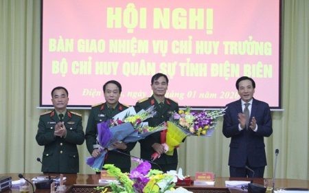 Hội nghị bàn giao nhiệm vụ tại Điện Biên. Ảnh CP