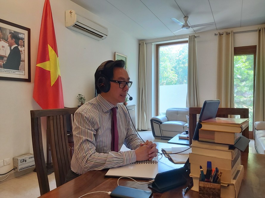 Đại sứ Phạm Sanh Châu.