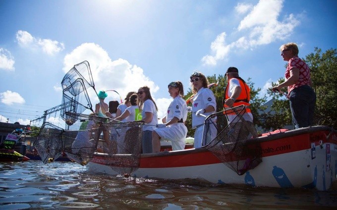 Rất nhiều khách du lịch thích thú trước trải nghiệm độc đáo này. (Ảnh: The Culture Trip)