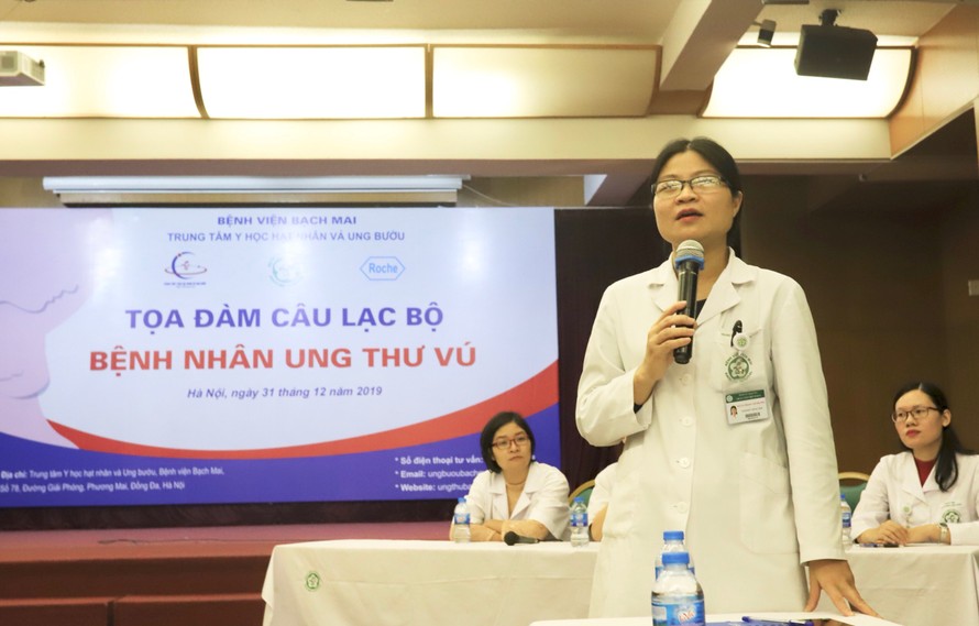 Giám đốc Trung tâm Y học hạt nhân và Ung bướu, Bệnh viện Bạch Mai, PGS.TS Phạm Cẩm Phương chia sẻ tại buổi tọa đàm