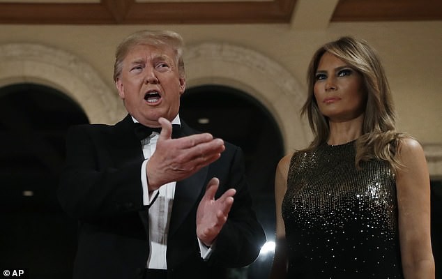 Tổng thống Mỹ Trump và phu nhân Melania tại khu nghỉ dưỡng Mar-a-Lago. Ảnh: AP