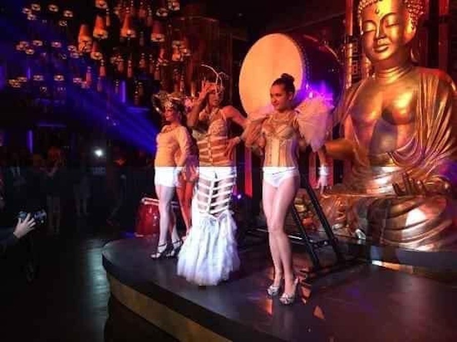 Hình ảnh phản cảm bên trong một cơ sở Buddha Bar ở nước ngoài.