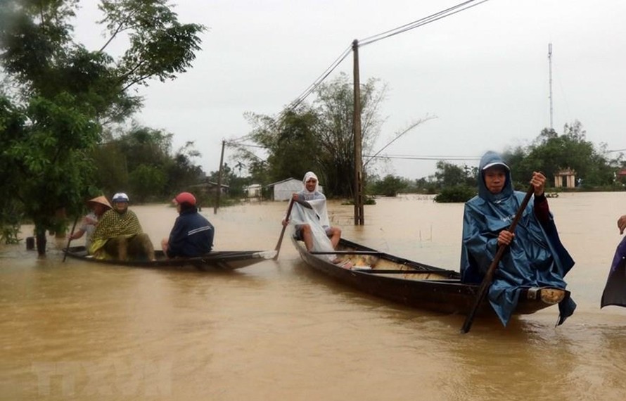 Nhiều trường đại học giảm học phí cho sinh viên vùng bị bão lũ