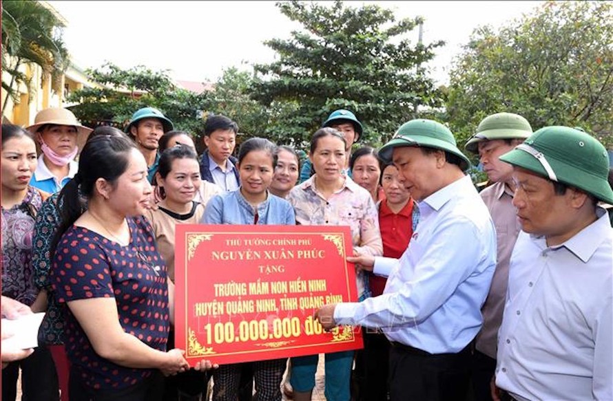 Thủ tướng: Tập trung chăm lo, bảo đảm cuộc sống cho người dân sau mưa lũ