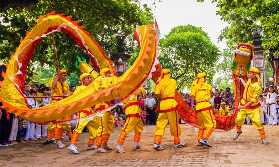 Tạm dừng lễ hội ở địa phương có dịch