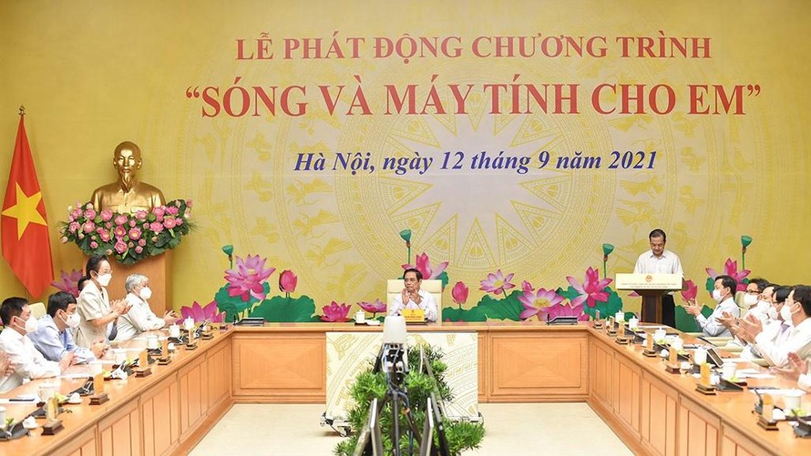 Thủ tướng: Sớm đưa cuộc sống trở lại bình thường, an toàn toàn với dịch bệnh