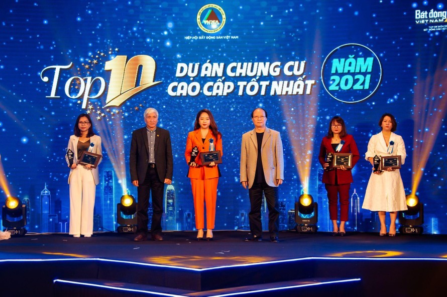 Sunshine Group giành giải Top 10 chung cư cao cấp tốt nhất năm 2021 cho dự án Sunshine Riverside