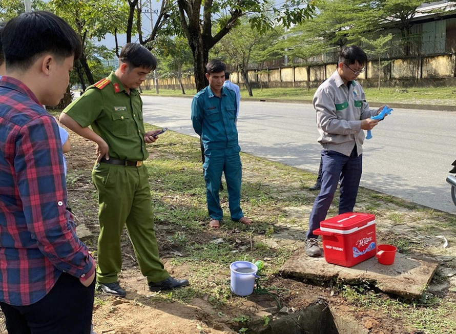 Đà Nẵng: Xử lý doanh nghiệp sản xuất giấy xả thải ra môi trường