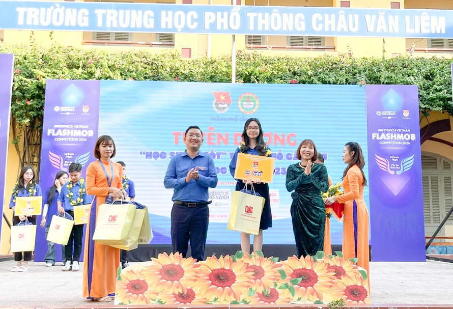 Tạo môi trường để học sinh giao lưu, rèn luyện và phát triển toàn diện