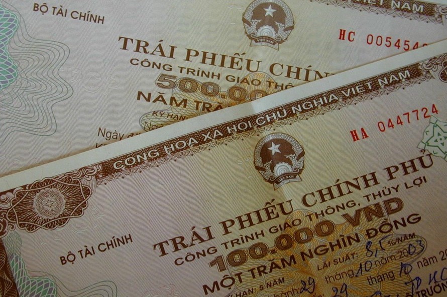 Lãi suất trái phiếu Chính phủ giảm mạnh ở kỳ hạn ngắn