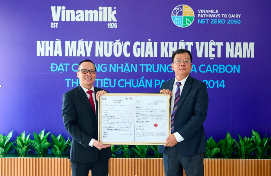 Công bố thêm 1 nhà máy đạt trung hoà carbon, Vinamilk tiến nhanh trên hành trình đến net zero