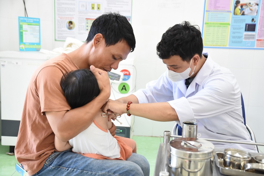 Trẻ tiêm vaccine phòng sởi tại TP.HCM. (Ảnh minh hoạ)