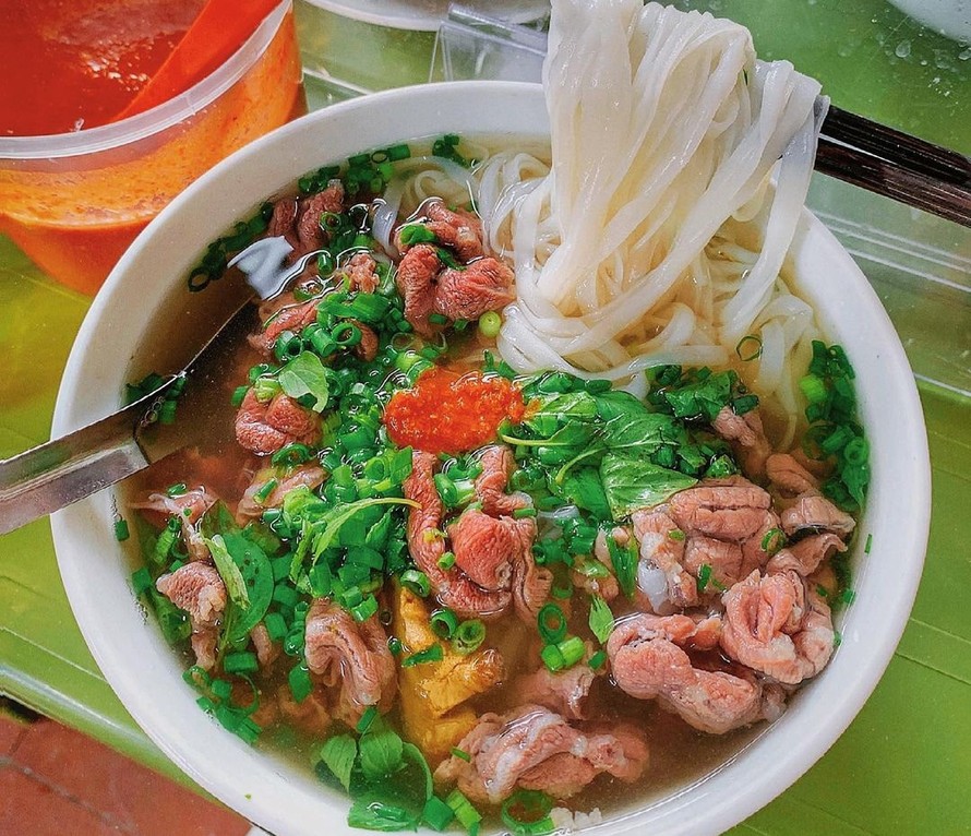 Phở và hoa nhài 