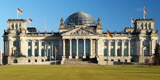 Bên ngoài toà nhà Quốc hội Đức ở Berlin. (Ảnh: IG BAU Berlin)