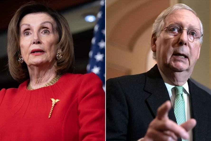 Chủ tịch Hạ viện Nancy Pelosi và Lãnh đạo Đa số Thượng viện Mitch McConnel. Ảnh: AFP