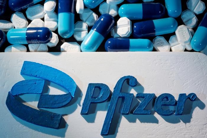 Thuốc viên điều trị COVID-19 Paxlovid do Pfizer bào chế. Ảnh: Reuters