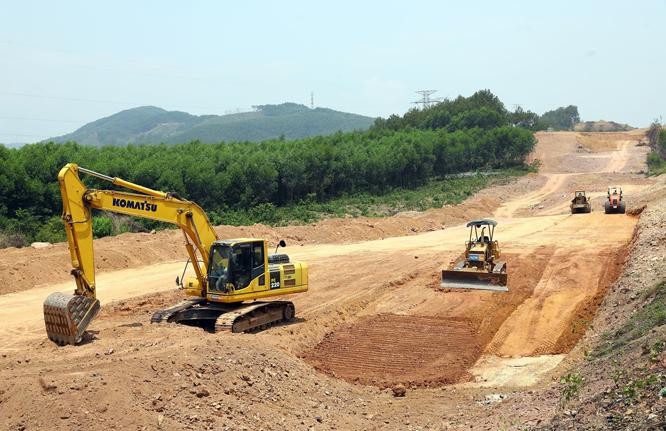 Thi công dự án đường bộ cao tốc Bắc-Nam phía Đông. (Ảnh minh họa)