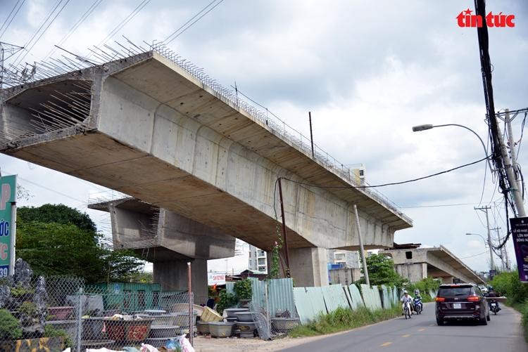 Hàng loạt dự án trọng điểm trên địa bàn TP Hồ Chí Minh sẽ được tái khởi động sau thời gian dài "đắp chiếu". 