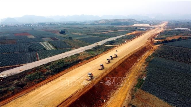  Gói thầu 10 - XL (Km274 +111,86 - Km 289+500) dài hơn 14 km, thuộc dự án cao tốc Bắc - Nam phía Đông giai đoạn 2017 - 2020. Ảnh (tư liệu) minh họa: Huy Hùng/TTXVN 