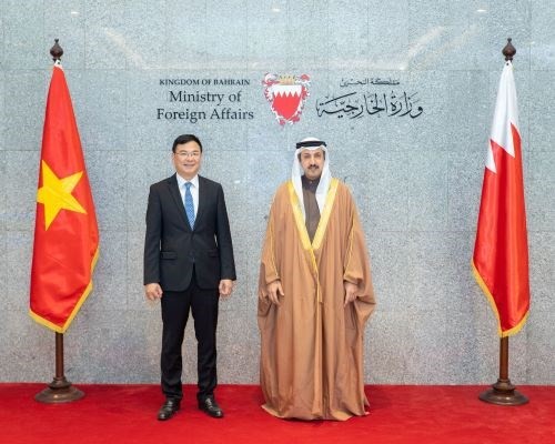 Thứ trưởng Bộ Ngoại giao Phạm Quang Hiệu và Thứ trưởng Bộ Ngoại giao Bahrain Hoàng thân Abdulla bin Ahmed Al Khalifa. (Nguồn: Bộ Ngoại giao Việt Nam)