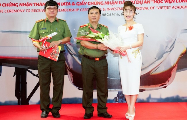 Vietjet nhận bằng khen của Bộ trưởng Bộ Công an