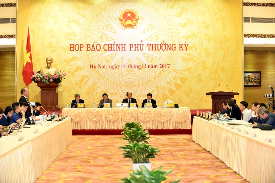 Toàn cảnh buổi họp báo thường kỳ Chính phủ tháng 11/2017. Ảnh: VGP/Nhật Bắc