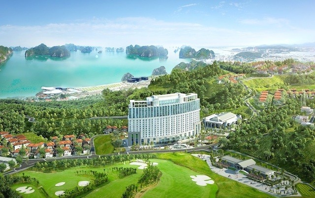 Tầm nhìn hướng vịnh từ FLC Grand Hotel Halong