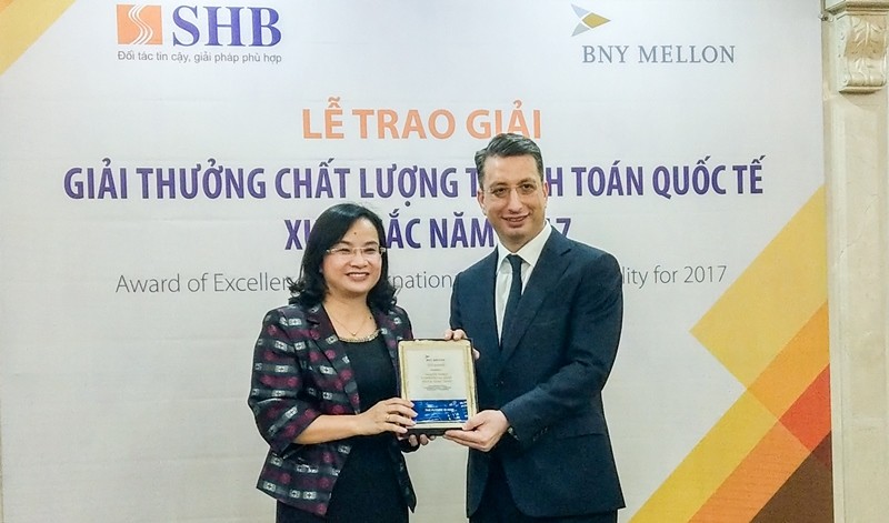 SHB 8 năm liên tiếp được vinh danh ngân hàng có dịch vụ thanh toán quốc tế xuất sắc ​