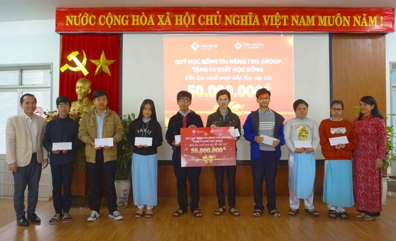 Quỹ học bổng tài năng TMS Group: Trao học bổng vun đắp tương lai