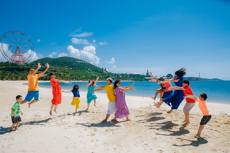 Bộ ảnh ‘siêu chất’ của một gia đình Hà Nội khiến ai cũng muốn ‘xách ba lô lên đi du lịch thời Covid’