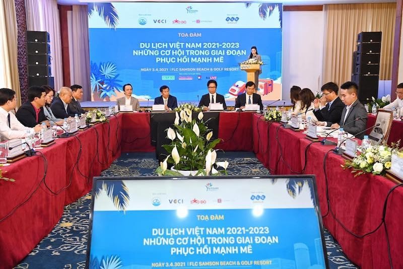 Toàn cảnh Toạ đàm "Cơ hội phục hồi của Du lịch Việt Nam năm 2021-2023" (ảnh bìa)