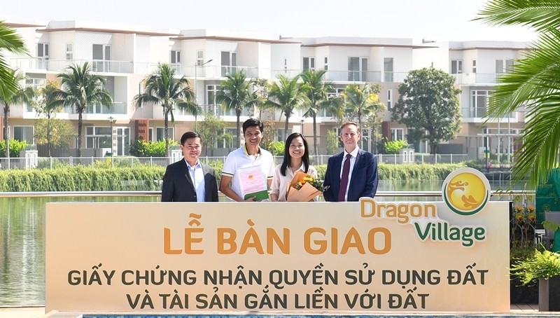 Cư dân nhận sổ hồng, địa ốc Phú Long khẳng định uy tín Nhà phát triển đô thị bền vững