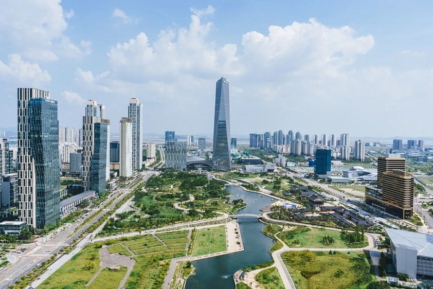 Hàn Quốc lấn biển làm thành phố thông minh Songdo.