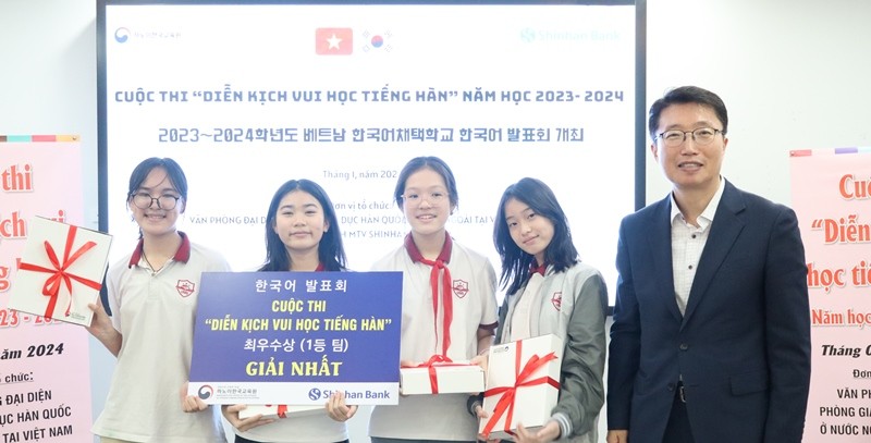 Shinhan đồng hành cùng cuộc thi "Diễn kịch vui học tiếng Hàn"