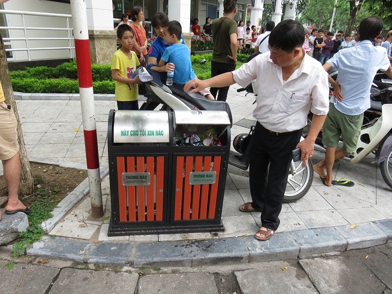 Cay nghiệt với đồng bào