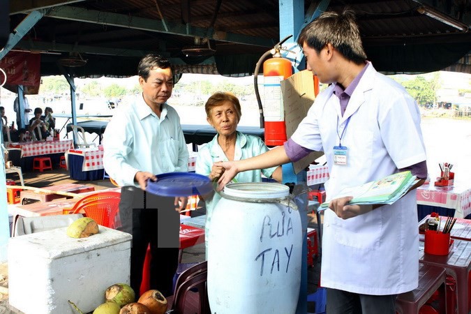 Đồng Nai ra quân diệt muỗi phòng chống các bệnh do vi rút zika gây ra. (Ảnh: Vietnamplus)