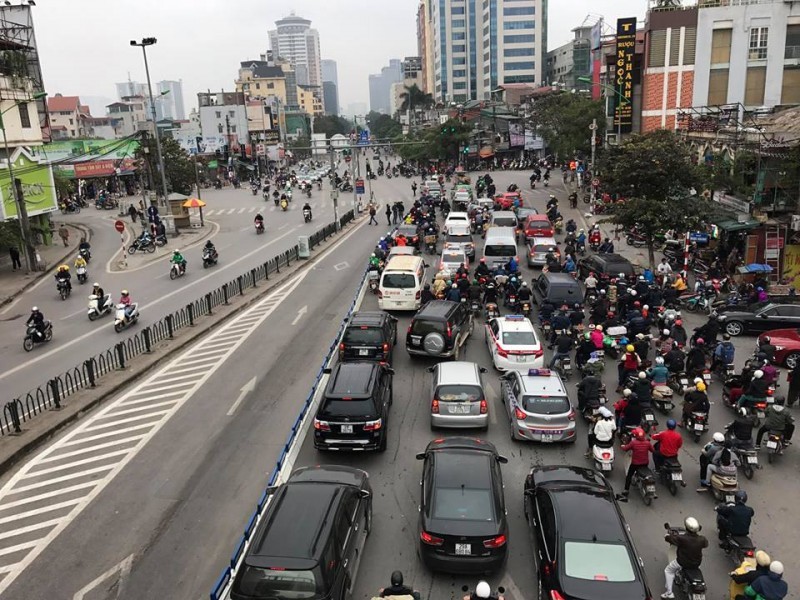 Xe buýt BRT vận hành thế nào khi có dải phân cách cứng?