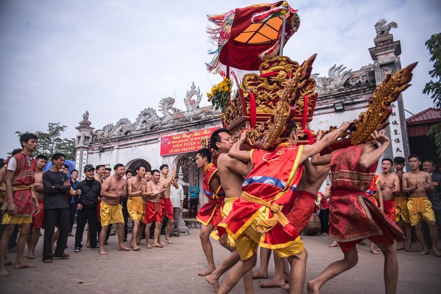 Hội làng Tuân Lục (diễn ra vào ngày mùng 4 đến mùng 6 tháng Giêng) tại Trực Ninh, Nam Định