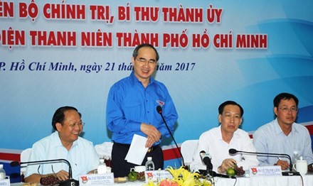 Bí thư Thành ủy TPHCM Nguyễn Thiện Nhân tại buổi gặp gỡ thanh niên thành phố. Ảnh: Ngô Tùng