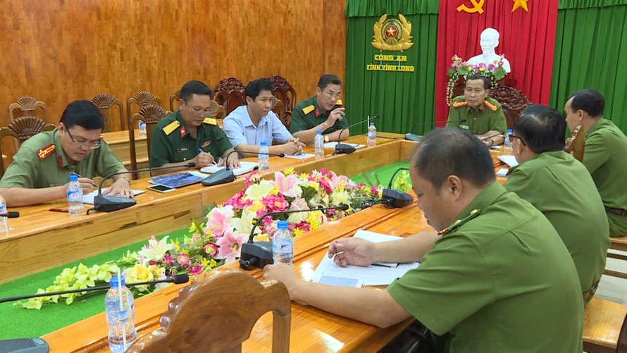 Cơ quan Cảnh sát điều tra Công an tỉnh họp với các cơ quan liên quan bàn hướng xử lý vụ án. Ảnh: Công an tỉnh Vĩnh Long