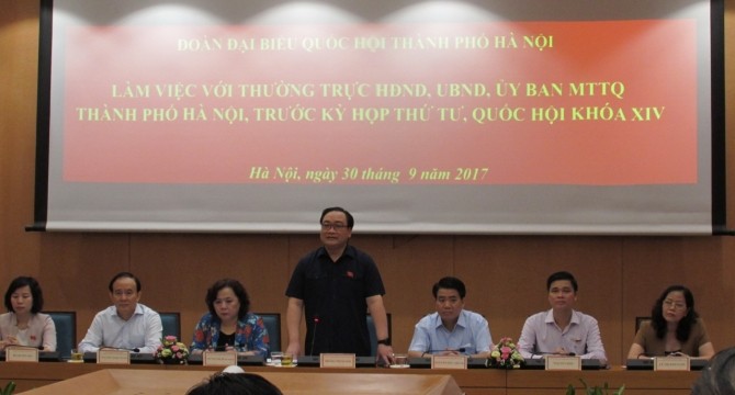 Bí thư thành ủy, Trưởng đoàn đại biểu Quốc hội TP Hoàng Trung Hải phát biểu tại buổi làm việc